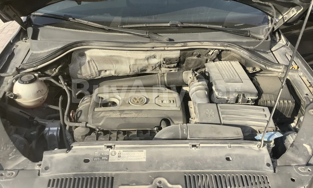 Vehicle photo 6