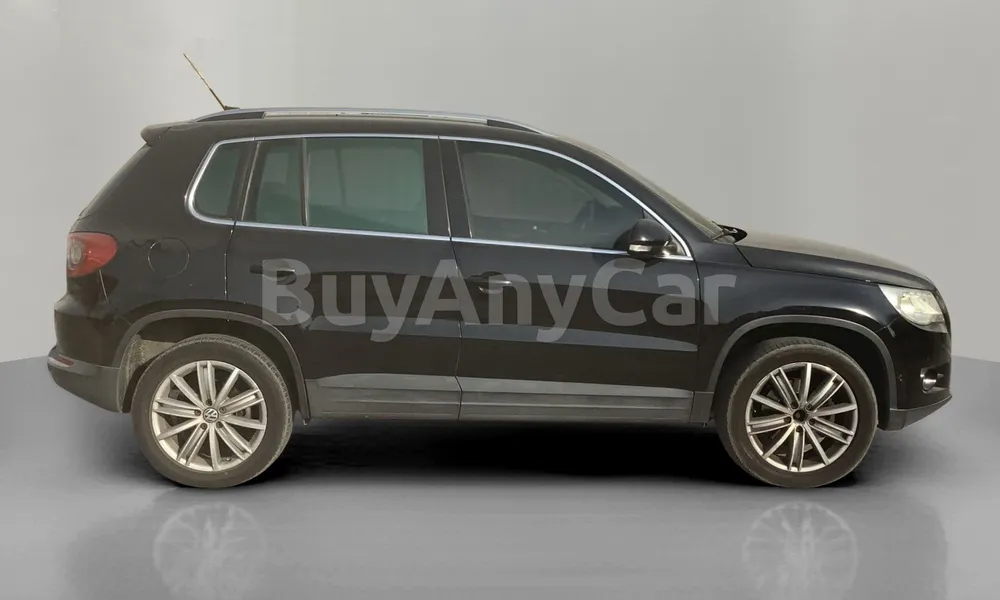 Vehicle photo 3