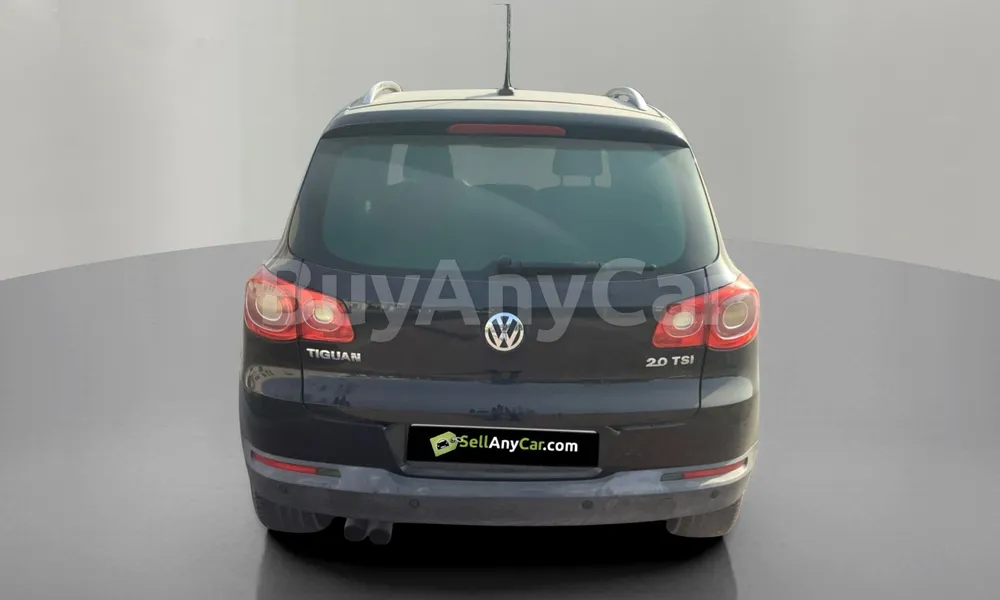 Vehicle photo 2