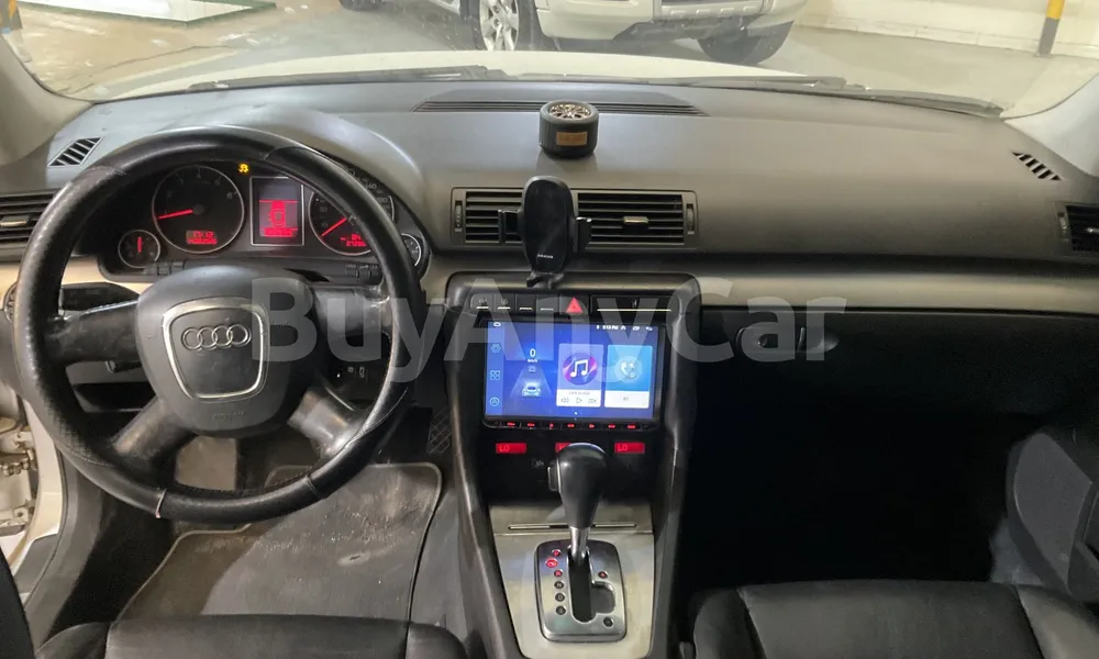 Vehicle photo 8