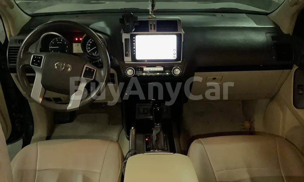 Vehicle photo 9