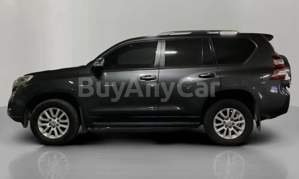 Vehicle photo 4