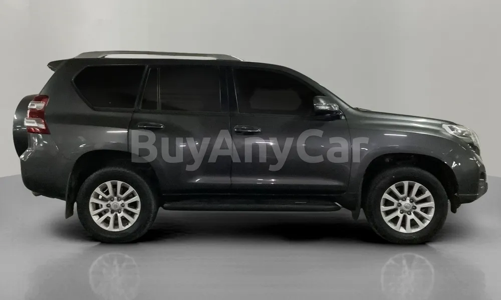 Vehicle photo 3