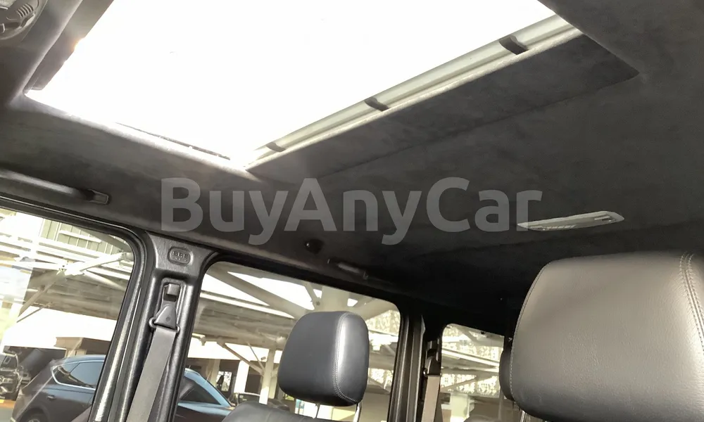 Vehicle photo 9