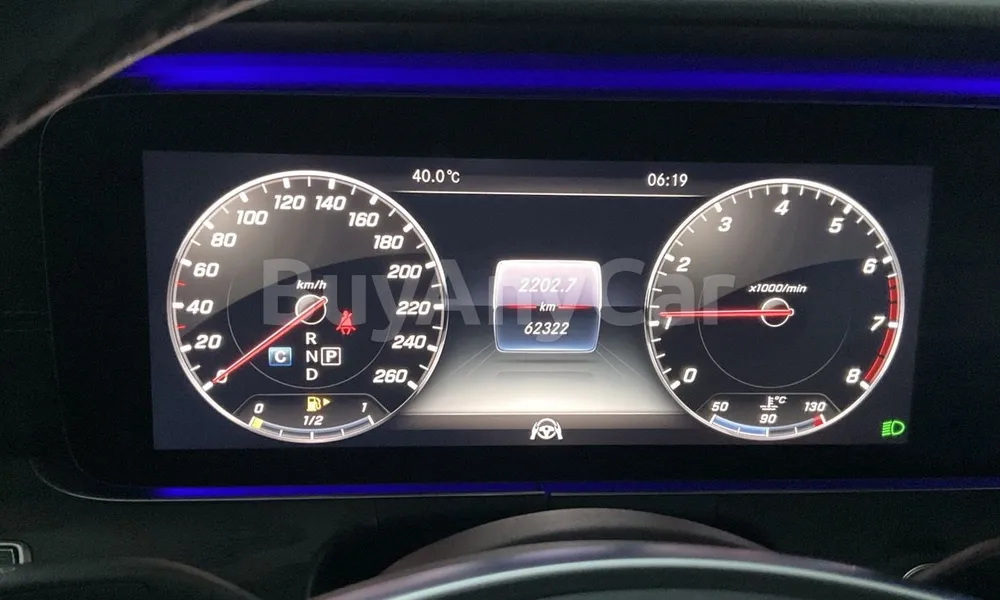 Vehicle photo 6