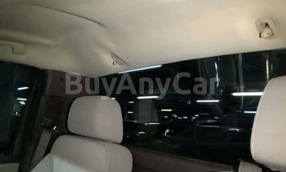 Vehicle photo 9