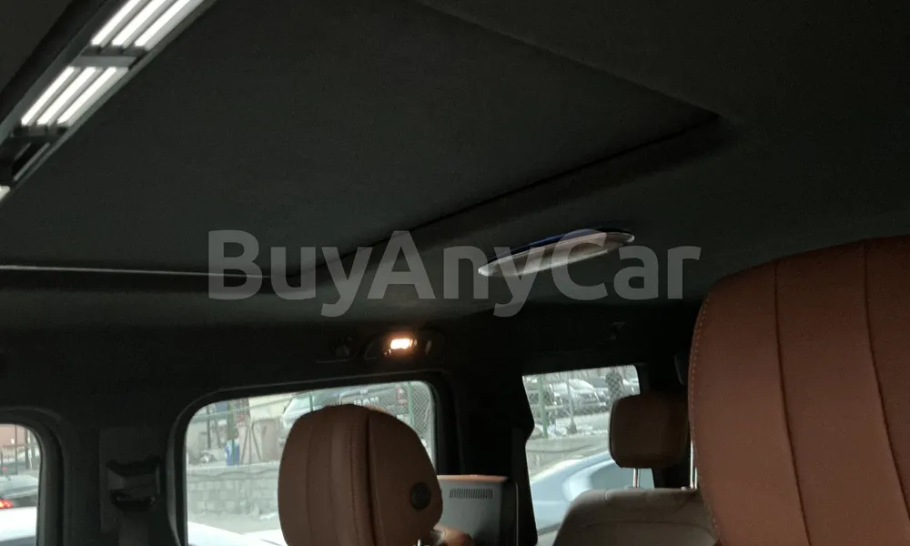 Vehicle photo 9
