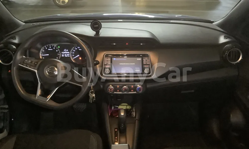 Vehicle photo 8