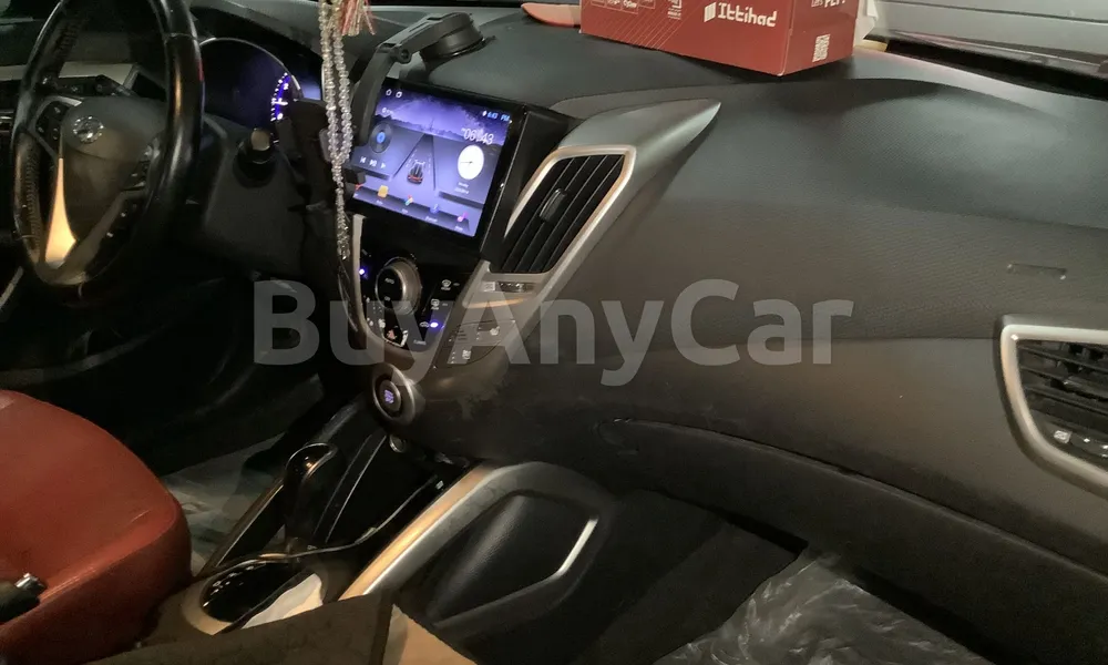 Vehicle photo 9