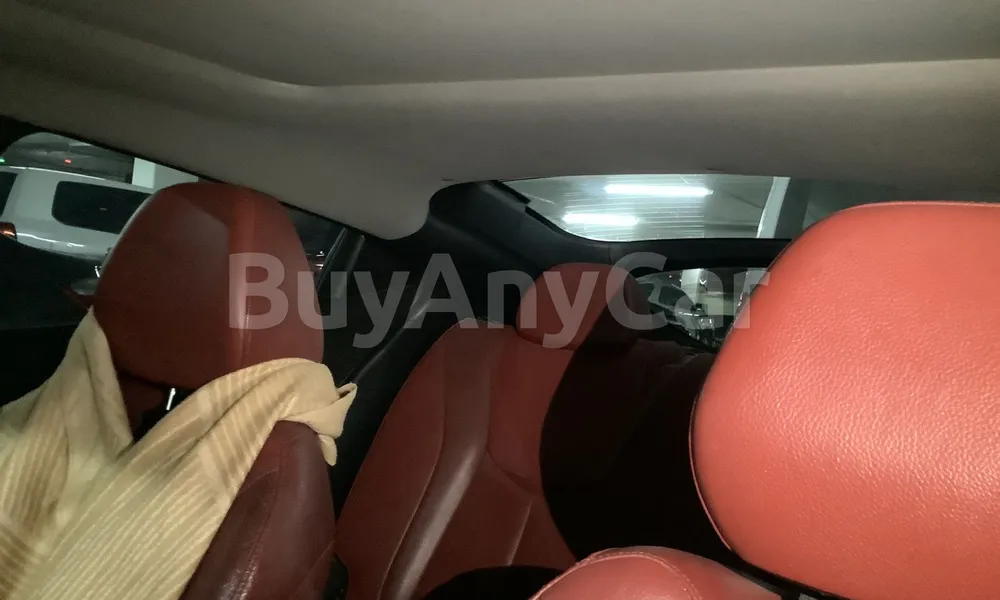 Vehicle photo 8