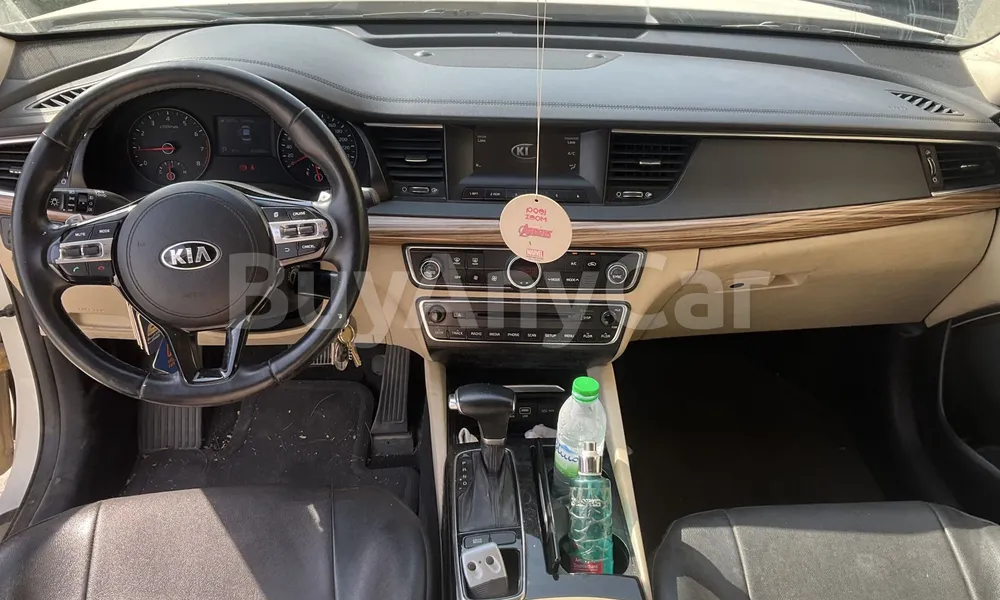 Vehicle photo 9