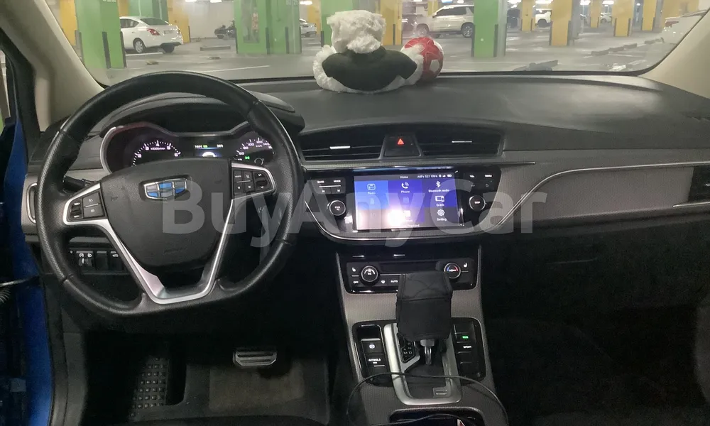 Vehicle photo 9