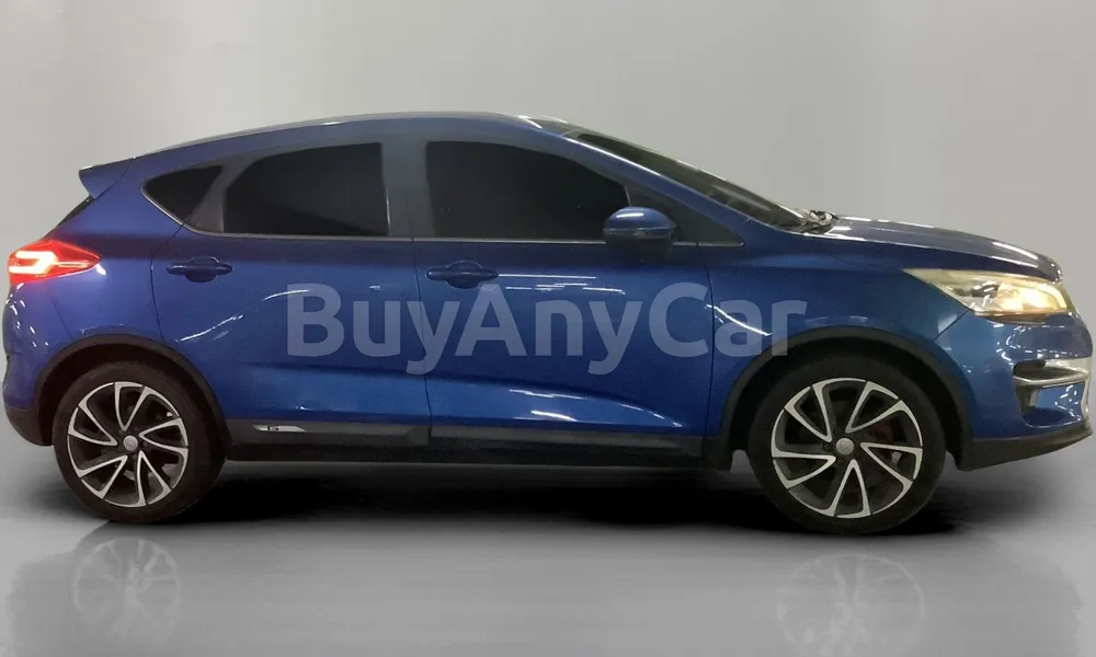 Vehicle photo 3