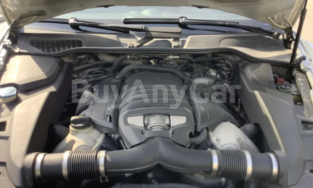 Vehicle photo 6