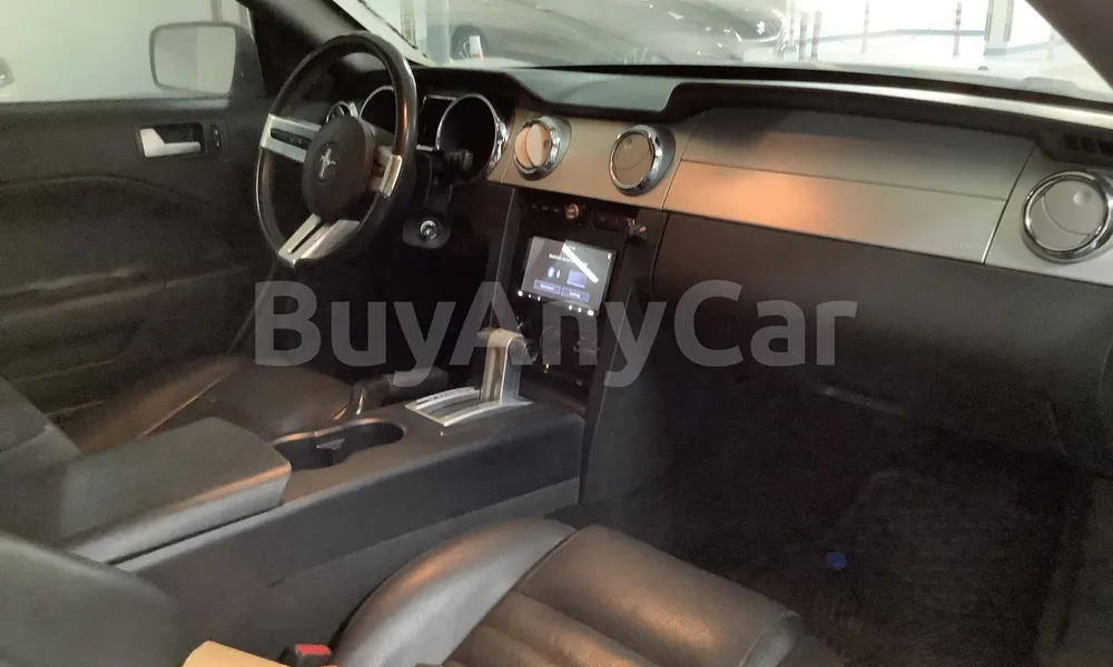 Vehicle photo 8