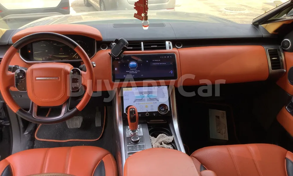 Vehicle photo 9