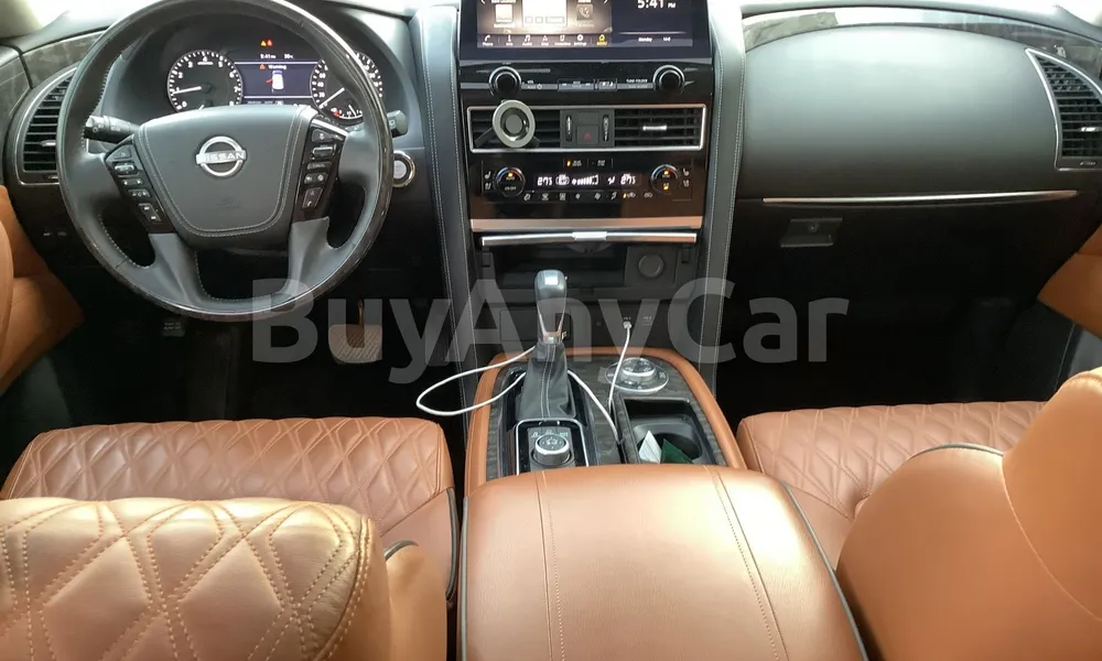 Vehicle photo 7