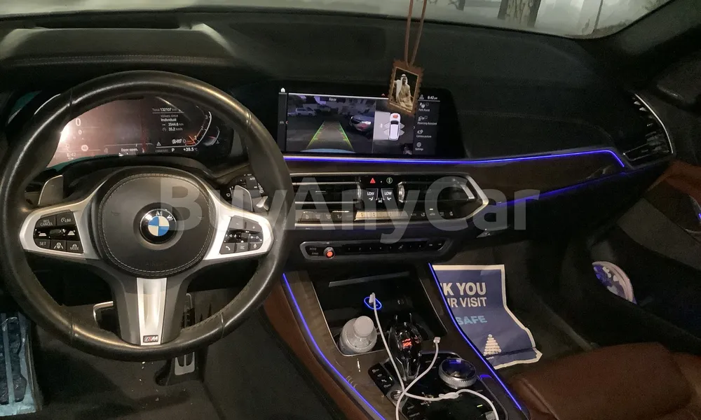 Vehicle photo 8