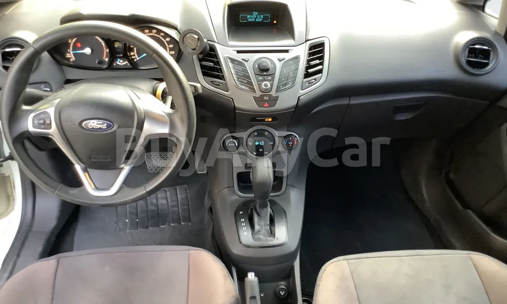 Vehicle photo 7