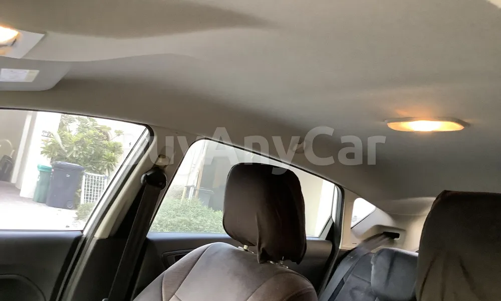 Vehicle photo 9