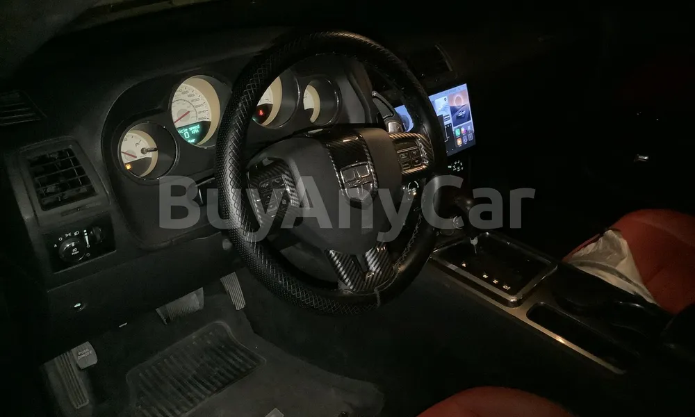 Vehicle photo 9