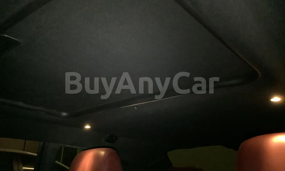 Vehicle photo 10