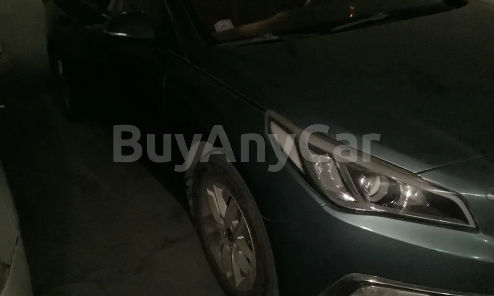 Vehicle photo 3