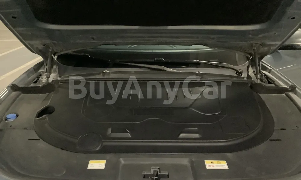 Vehicle photo 6