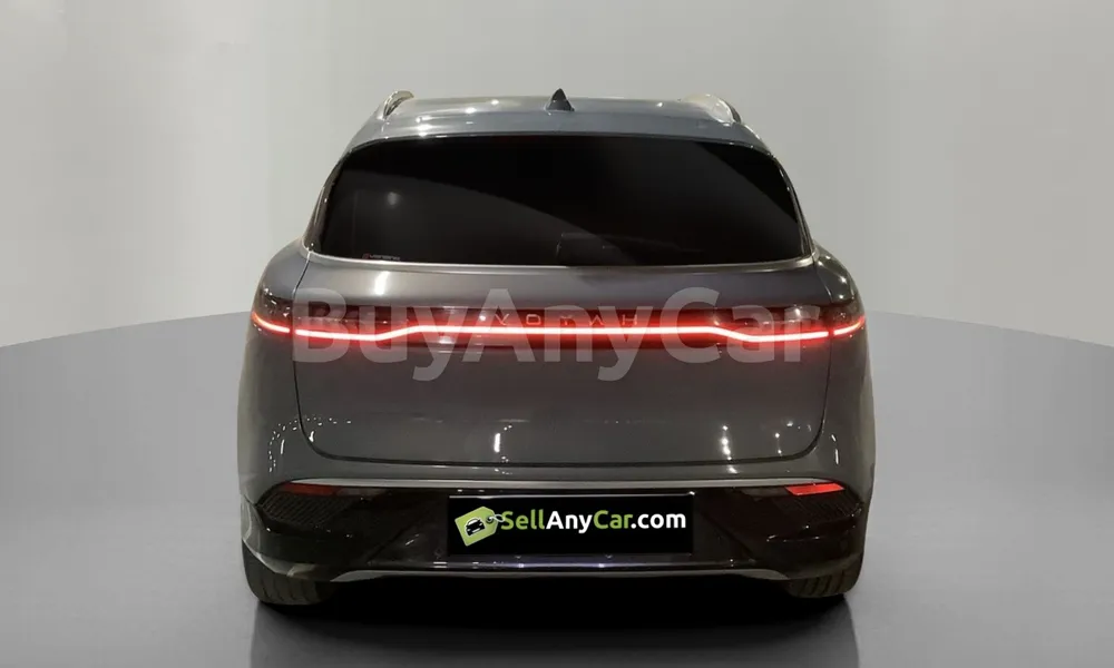 Vehicle photo 2