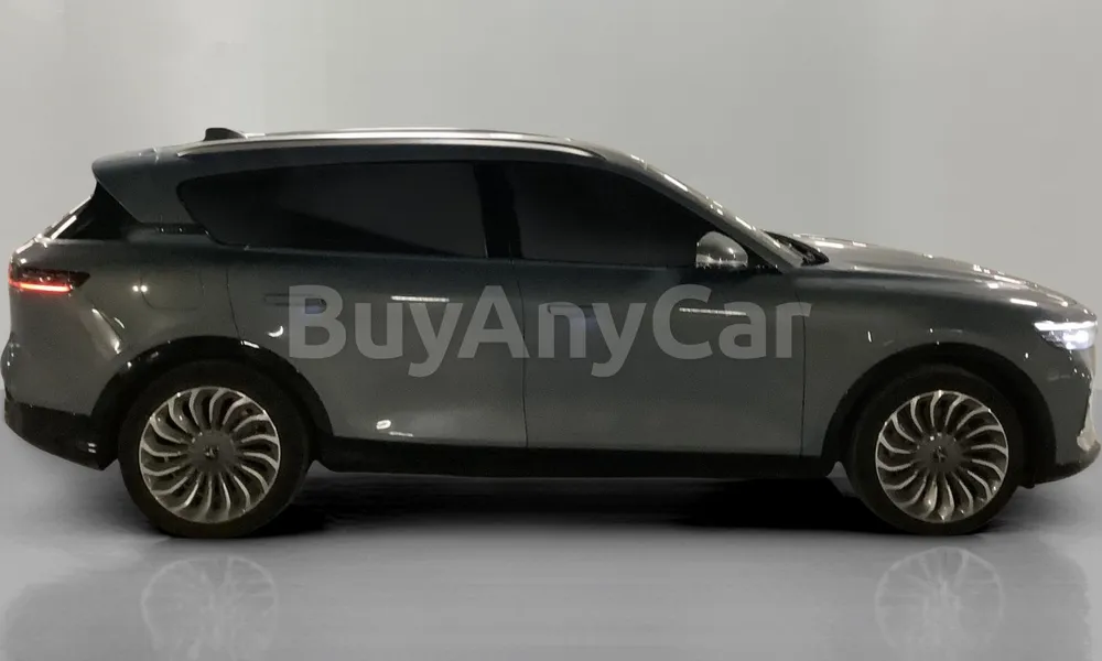 Vehicle photo 3