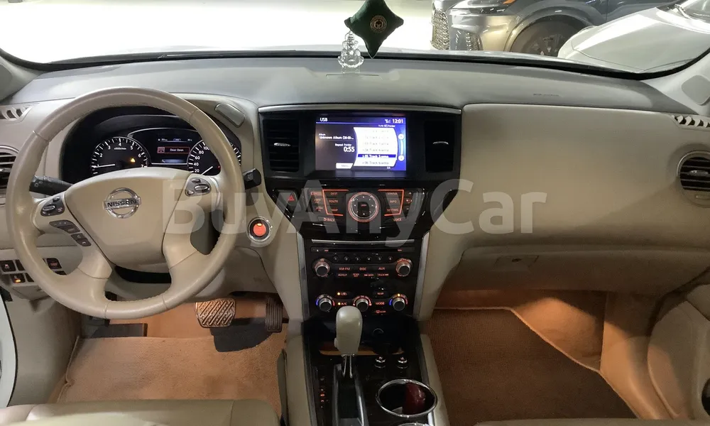 Vehicle photo 8