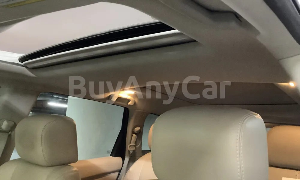 Vehicle photo 9