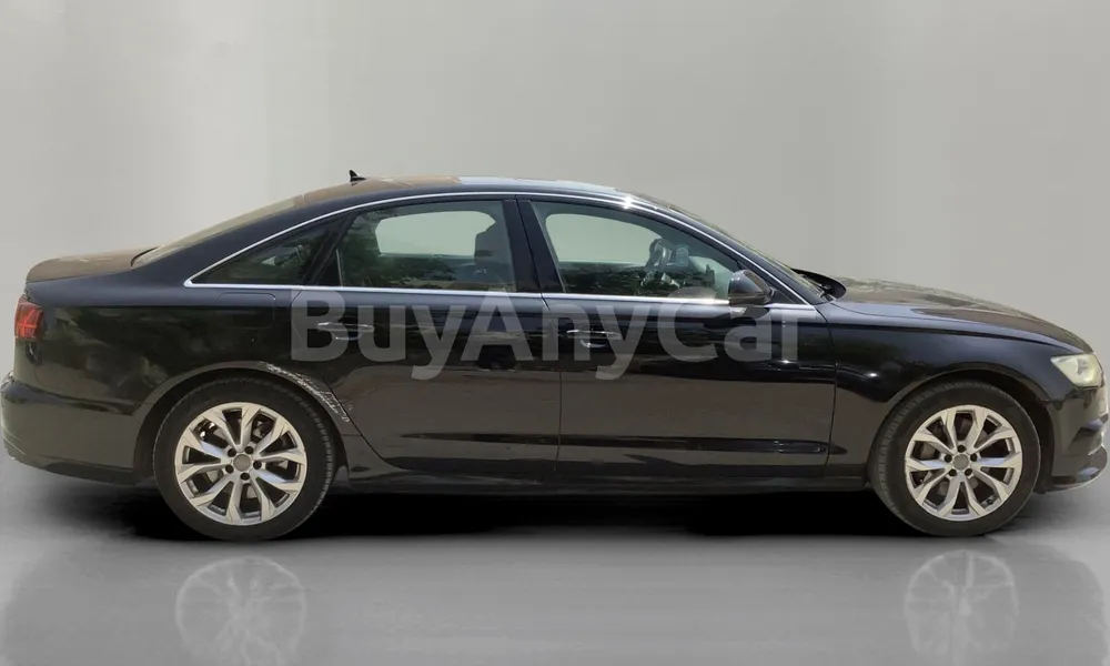 Vehicle photo 4