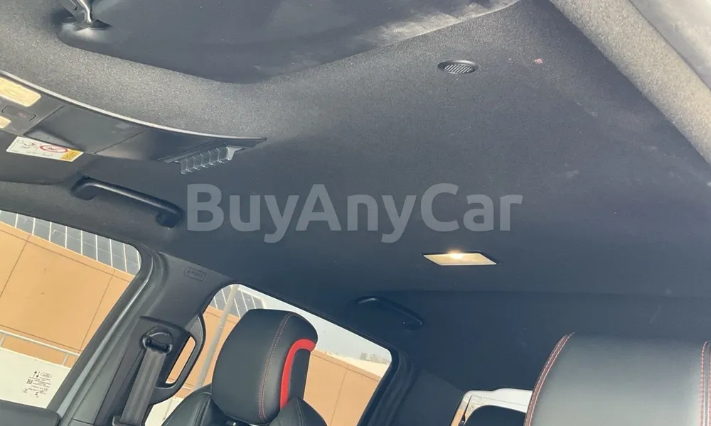 Vehicle photo 9