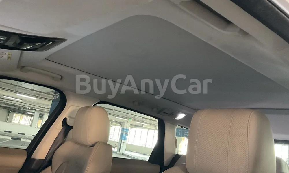 Vehicle photo 9