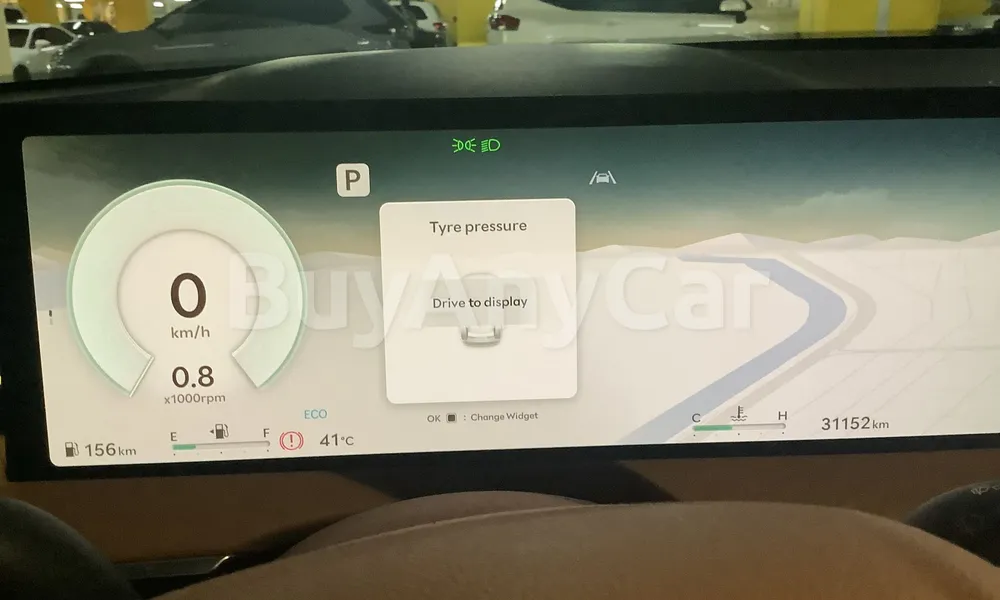 Vehicle photo 7