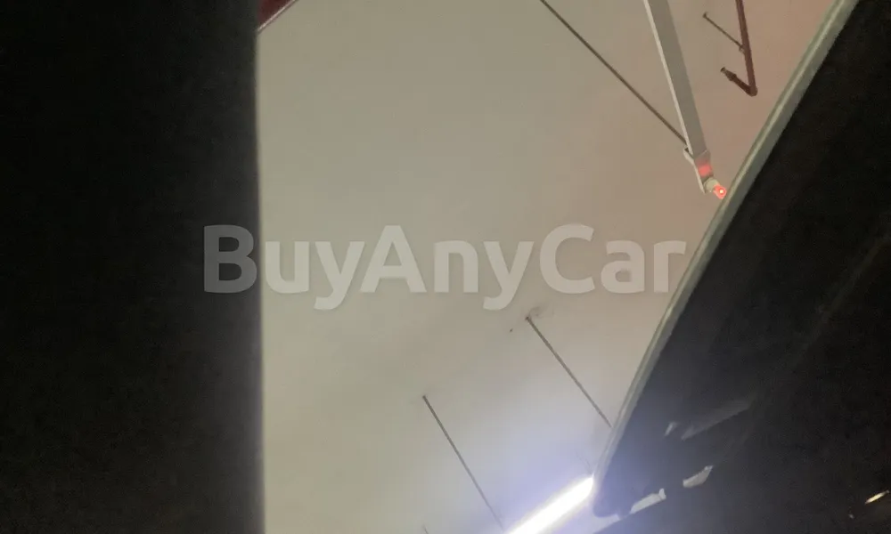 Vehicle photo 8