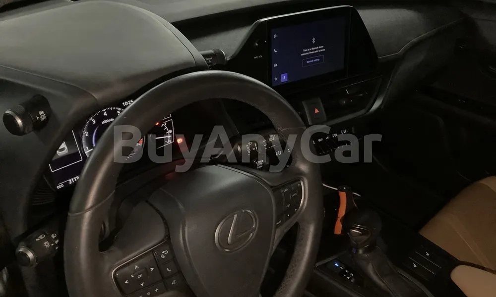 Vehicle photo 8