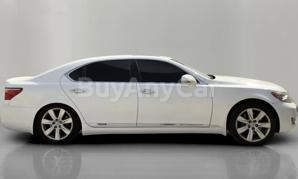 Vehicle photo 3