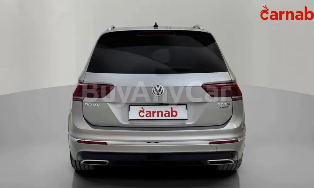 Vehicle photo 2