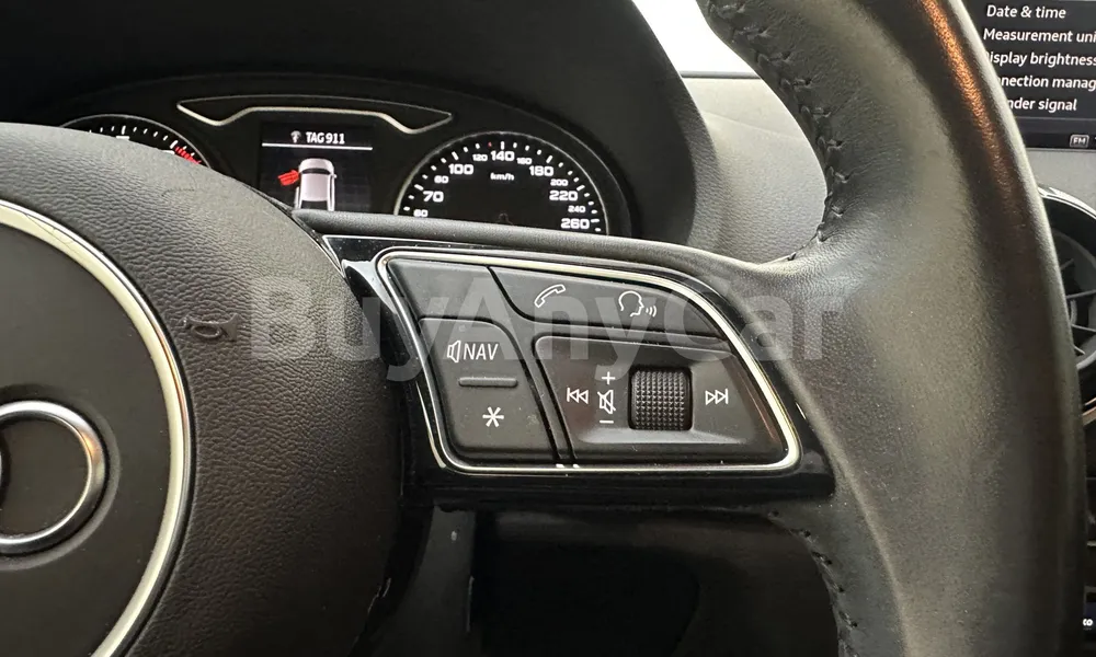Vehicle photo 9