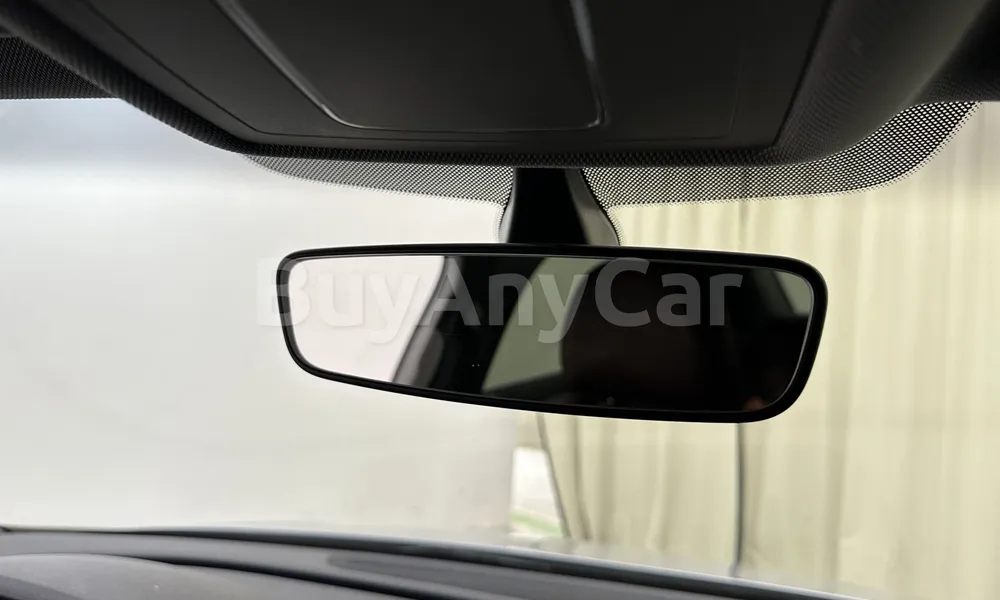 Vehicle photo 10