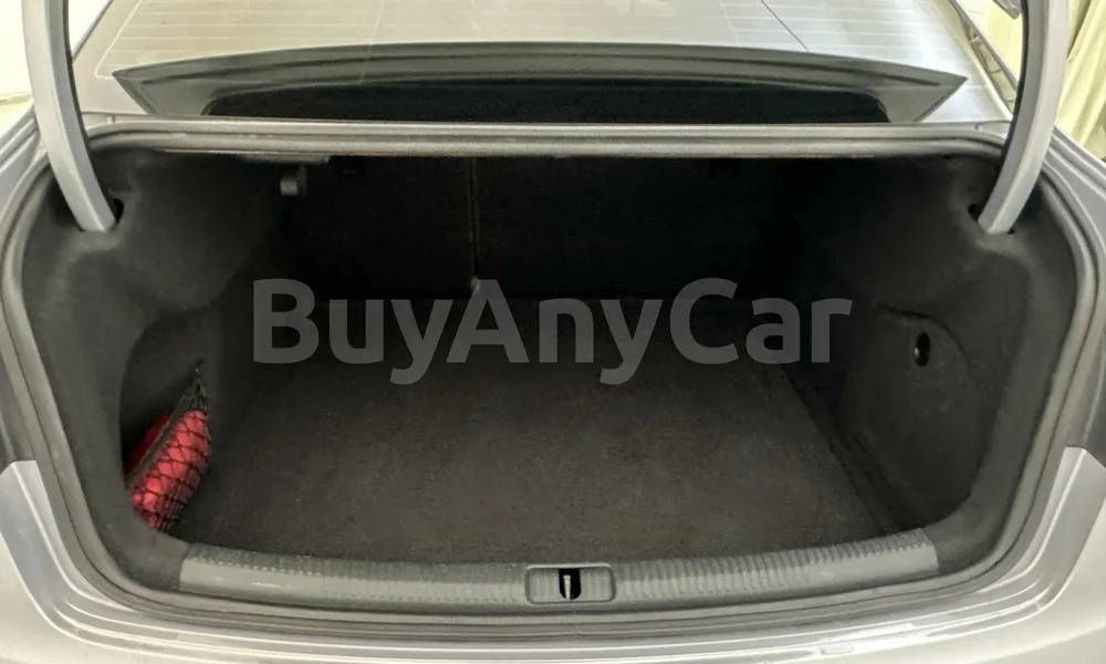 Vehicle photo 13