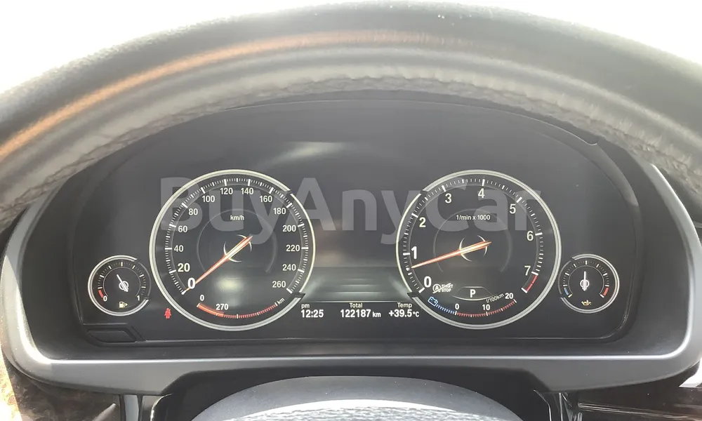 Vehicle photo 7