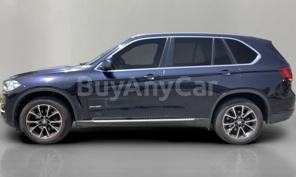 Vehicle photo 4