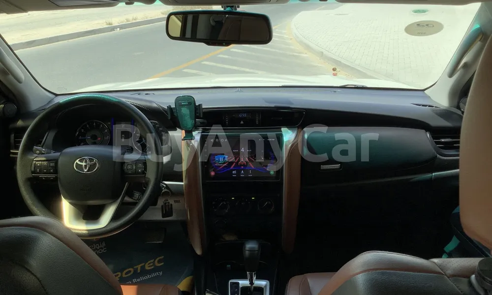 Vehicle photo 7