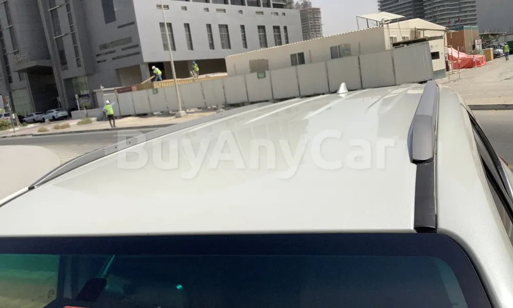 Vehicle photo 5