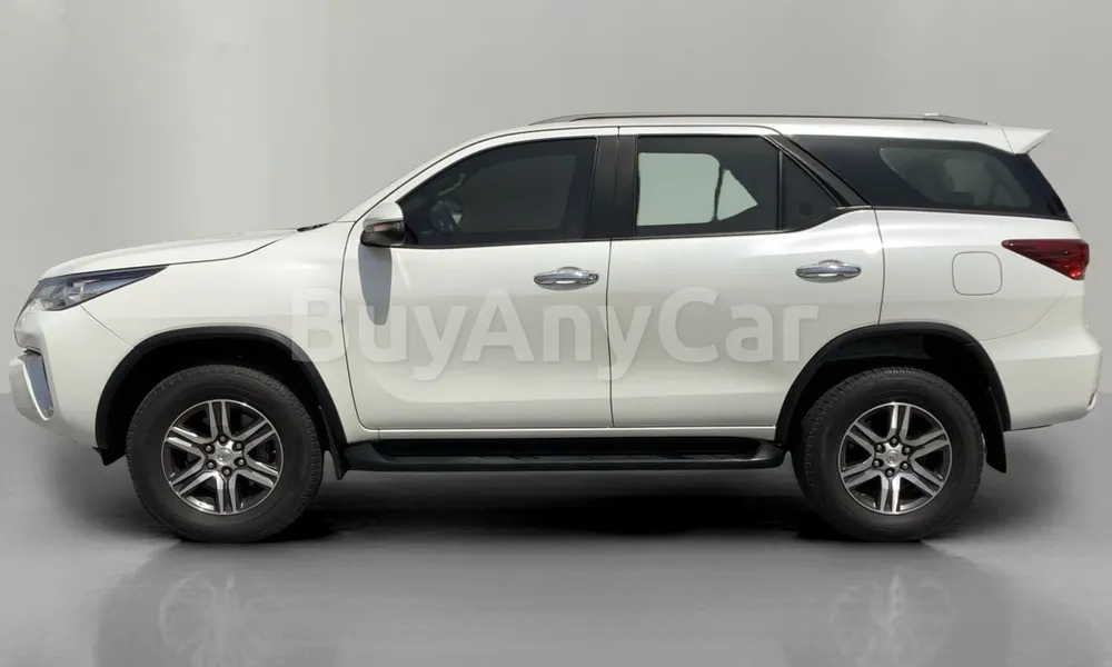 Vehicle photo 4