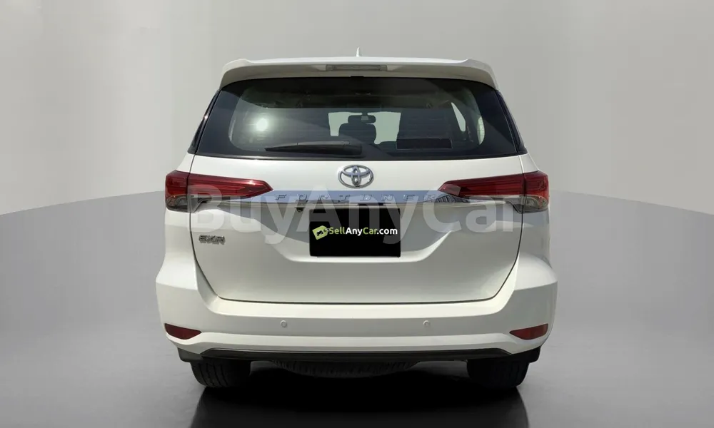 Vehicle photo 2