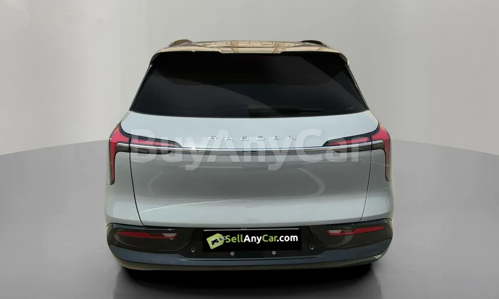 Vehicle photo 2